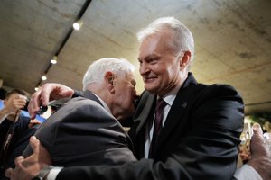 V. Adamkus su pergale rinkimuose pasveikino G. Nausėdą: džiaugiuosi tokiu užtikrintu laimėjimu