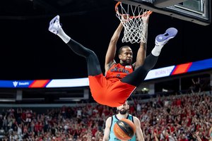 Prispaudė uodegą sostinės „vilkams“ – LKL pusfinalio serijoje Vilniaus „Rytas“ išsiveržė į priekį