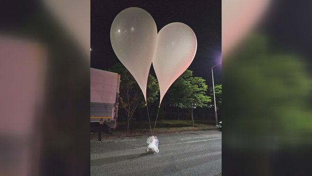 Vaizdai iš Pietų Korėjos: Šiaurė pasiuntė balionus su šiukšlėmis ir išmatomis