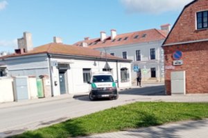 Vidury dienos moteris Kėdainiuose užpuolė restorano darbuotoją – mušė kumščiais, tąsė už plaukų