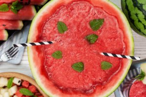 Tiesiai iš Graikijos – kelis kilogramus sveriančios „uogos“: kas tai ir kokiais šviežiais pasiūlymais vėl nudžiugins „Lidl“?