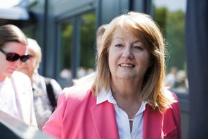 V. Blinkevičiūtė leido suprasti: jei būtų išrinkta į Seimą, neatsisakytų EP mandato