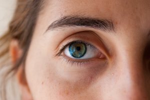 Nepagydoma liga užklumpa jaunus žmones: prasideda galvos svaigimu ir regos sutrikimais