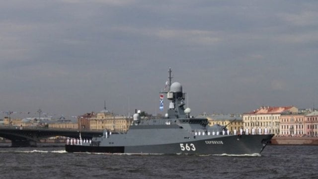 Rusams vėl smogus Charkivui – ukrainiečių atsakas: sudavė smūgį laivynui ir apgadino svarbų keltą