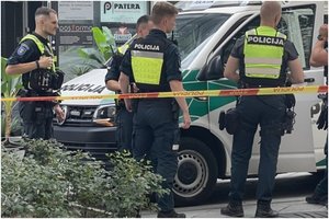 Dėl kruvino išpuolio Laisvės alėjoje teisiamas Kauno gaujų karo dalyvis turės atverti piniginę: skundas atmestas