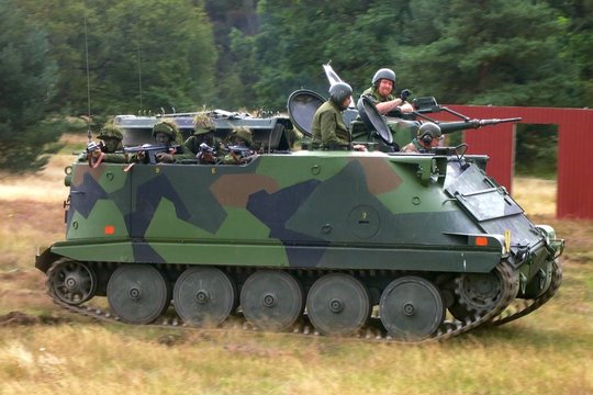  Švedija perduos Ukrainos kariuomenei šarvuočius „PbV 302“. 