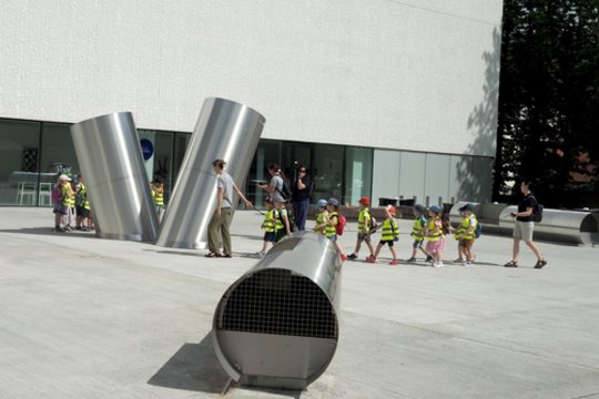 Nuo gegužės 31 d. lankytojai kviečiami ne tik aplankyti parodą „ICON – O – STASYS“, bet ir patyrinėti monumentalią, tačiau minimalistinę naujojo muziejaus architektūrą.<br>A.Švelnos nuotr.