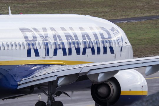 Ispanija skyrė daugiau nei 150 mln. eurų baudų keturioms pigių skrydžių oro linijoms, įskaitant „Ryanair“ ir „Easyjet“.