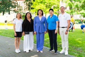 G. Nausėda ir pirmoji ponia D. Nausėdienė kartu su vaikais dalyvavo olimpiniame piknike