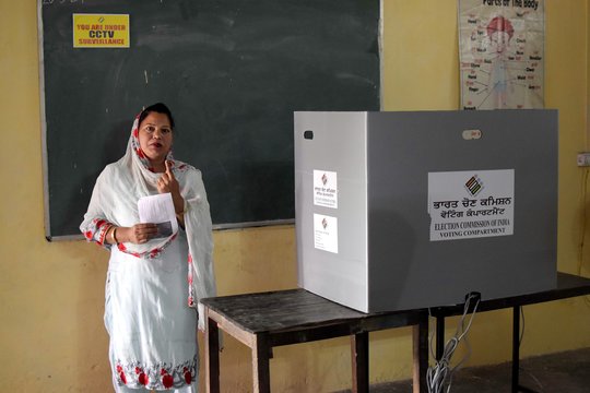  Indijoje baigėsi daugiau kaip šešias savaites trukę parlamento rinkimai. 
