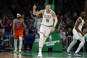 „Celtics“ galia didėja: į rikiuotę NBA finalui turėtų sugrįžti K. Porzingis