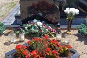 Kaunietė liko priblokšta poelgiu kapinėse: išvydusi vaizdą neslėpė pykčio