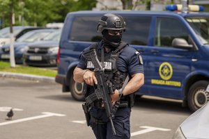 Vyras į Izraelio ambasadą Rumunijoje sviedė Molotovo kokteilį