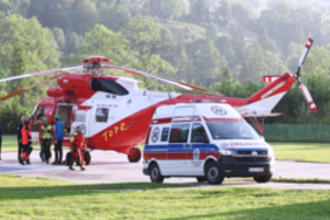 Siaubingas incidentas Lenkijos kalnuose: turistas iš Lietuvos krito iš 90 metrų aukščio