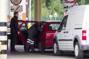 Muitinė skirs daugiau dėmesio sankcijų apėjimo užkardymui: išvežti automobilius į Baltarusiją bus sudėtingiau