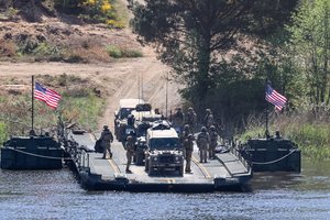 Žiniasklaida: NATO kuria sausumos koridorius JAV kariams karo su Rusija atveju