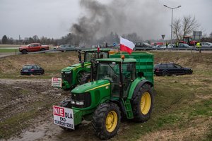 Lenkijos ūkininkai prisijungia prie Europoje vykstančių protestų: priešinasi „Žaliajam kursui“