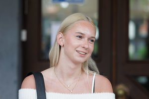 Švieži abiturientų įspūdžiai po pirmojo egzamino: vienus užduotys nustebino, kitus – net nuramino