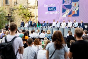 Aišku, kodėl visi taip veržiasi į EP: kokius atlyginimus, dienpinigius, pensijas ir kitas išmokas gauna europarlamentarai?