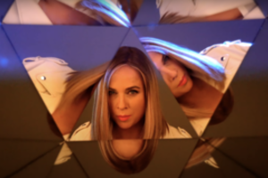 Inga Jankauskaitė pristato vasarišką kūrinį ir vaizdo klipą „Medūza“: „Tai yra mano savotiškas socialinis eksperimentas“