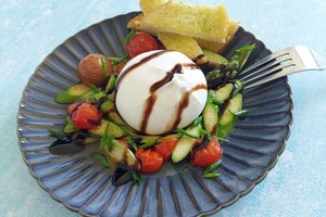 Kai smidras sutiko buratą – sočių ir gurmaniškų salotų receptas: paprasta, bet labai gardu