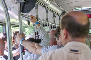 Kaunietis piktas: miesto autobusuose – kaip pirtyje