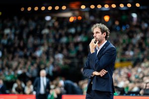 Oficialu: R. Grimau nebetęs darbo „Barcelona“ komandoje