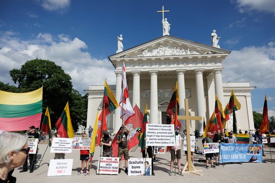 Eitynių „Už lygybę!“ akimirkos.<br>V. Skaraičio nuotr.