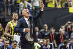 Įspūdingą pergalę iškovojusius Šaro auklėtinius nuo čempionų titulo skiria viena pergalė