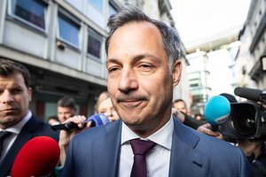 Rinkimai Europoje – kupini siurprizų: po triuškinančio pralaimėjimo atsistatydina Belgijos premjeras A. de Croo