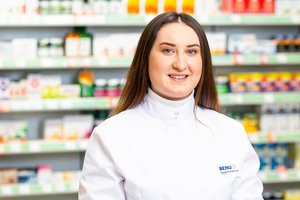 Farmacijos sferą spontaniškai pasirinkusi vaistininkė Deimantė: „Tikrąją vaistininko misiją padėjo išryškinti COVID-19 pandemija“