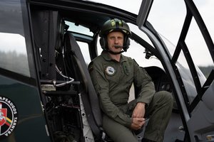 Karo lakūnui Mindaugui atmintyje įstrigo kelionė iš Latvijos pajūrio: skrido „kone medžių viršūnėmis“