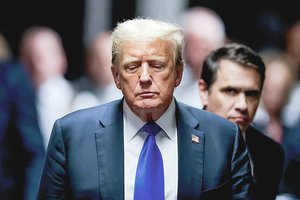 D. Trumpą apklausė lygtinai nuteistuosius prižiūrintys pareigūnai