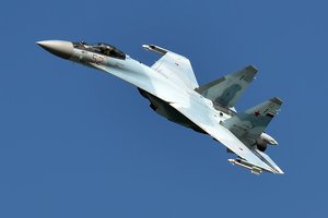 Galingas tik „ant popieriaus“? Rusų „Su-35“ Ukrainoje veikė ne taip, kaip tikėtasi
