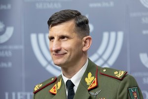 Seimui pateikta R. Vaikšnoro kandidatūra į kariuomenės vadus: pritaria visuotiniam šaukimui