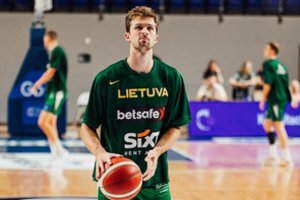 A. Marčiulionis traukiasi iš rinktinės – gynėjui lūžo šonkaulis