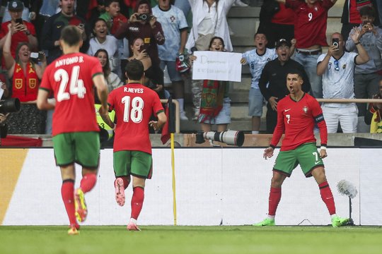 Portugalijos futbolo rinktinė Europos čempionatą pasitiks pergalingomis nuotaikomis.<br>EPA-ELTA nuotr.