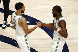 L. Dončičius ir „Mavericks“ priremti prie sienos: „Celtics“ NBA finale trečiąkart iš eilės įveikė Dalaso krepšininkus