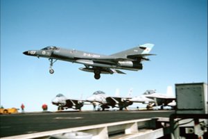 Ketina Ukrainai perduoti galingus naikintuvus – tačiau yra niuansų