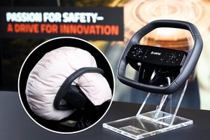 Vokiečiai pristatė atnaujintą saugos oro pagalvės dizainą: leistų pakeisti vairo dizainą