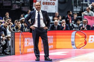 „Real“ įteikė naują sutartį Ch. Mateo