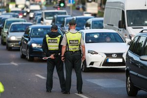 Siekia sugriežtinti atsakomybę vairuotojams – už tai galėtų atimti ir teisę vairuoti