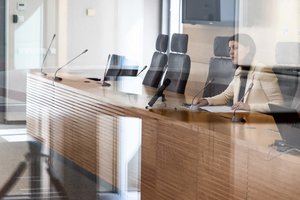 „Tai daugiau nei skrydis“: svarbiausi klausimai M. Navickienės skandale liko neatsakyti?