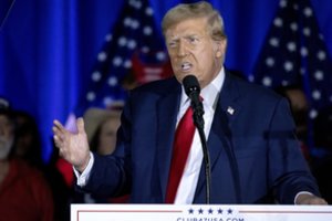 J. Bidenas ir D. Trumpas sutarė susitikti 90 minučių trukmės debatams