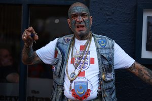 Anglijos sirgaliai sugalvojo, kaip įžeisti vokiečius: pasinaudojo vaikiška dainele