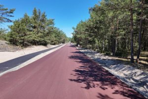 Oficialiai atidarytas naujasis dviračių takas Smiltynė–Juodkrantė