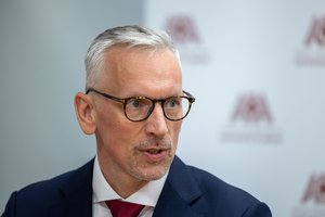 Naujasis Santaros klinikų vadovas atviras: kitur medikai uždirba tūkstančiu eurų daugiau