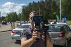 Prieš ilgąjį savaitgalį policija perspėja visus vairuotojus: kelyje pasitiks gausybė reidų ir specialiosios priemonės