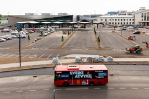 Pokyčiai Vilniaus oro uoste: galimybė dažniau į automobilių stovėjimo aikštelę įvažiuoti nemokamai