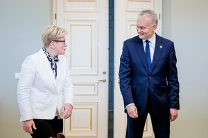 Mįslingi I. Šimonytės ir G. Nausėdos susitikimai ir skirtingos žinutės po jų: kur stringa ministro paieška?